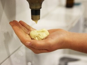 Pastenspender  speziell für Holzmehl- und Sandpasten